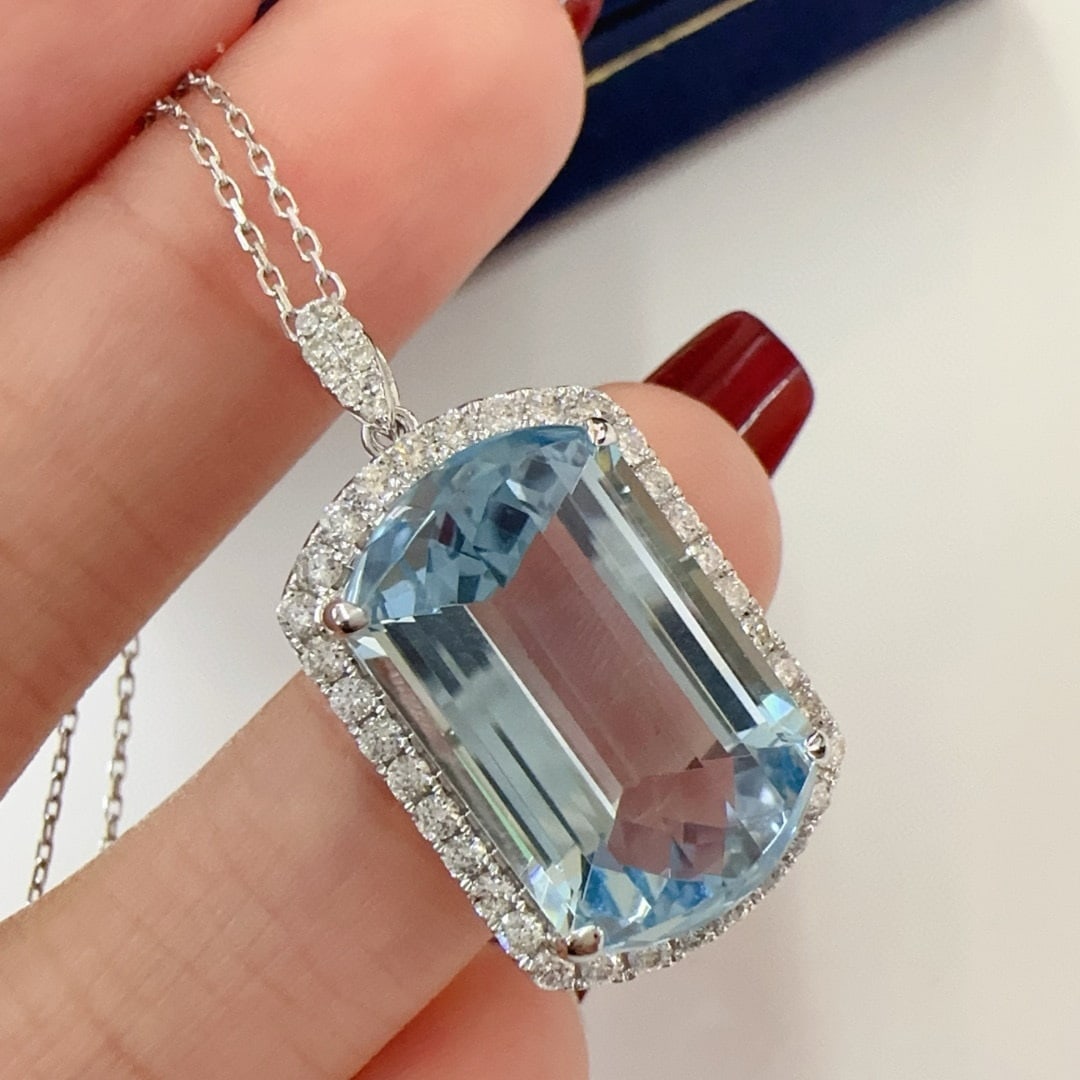 14k Gold 10.54 Ctw Natural Aquamarine & Diamond Pendant( Without Chain ): Ref:230983114 // gold content:14k gold // main gemstone:aquamarine // shape:cushion // carat weight:10ct // color:blue // treatment:natural // // adjacent gemstone 2 : diamond // shape:round // carat 