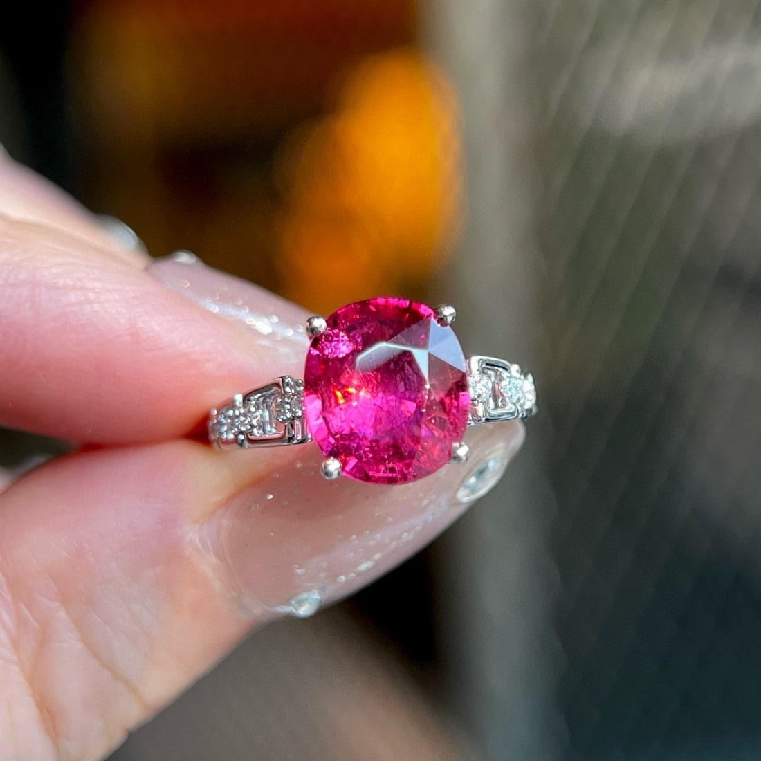 14k Gold 3.09 Ctw Natural Tourmaline & Diamond Ring: Ref:230983141 // gold content:14k gold // ring size:7. 25us // // main gemstone:tourmaline // shape:oval // carat weight:3. 03ct // color:red // treatment:natural // // adjacent gemstone 2 : diamond /