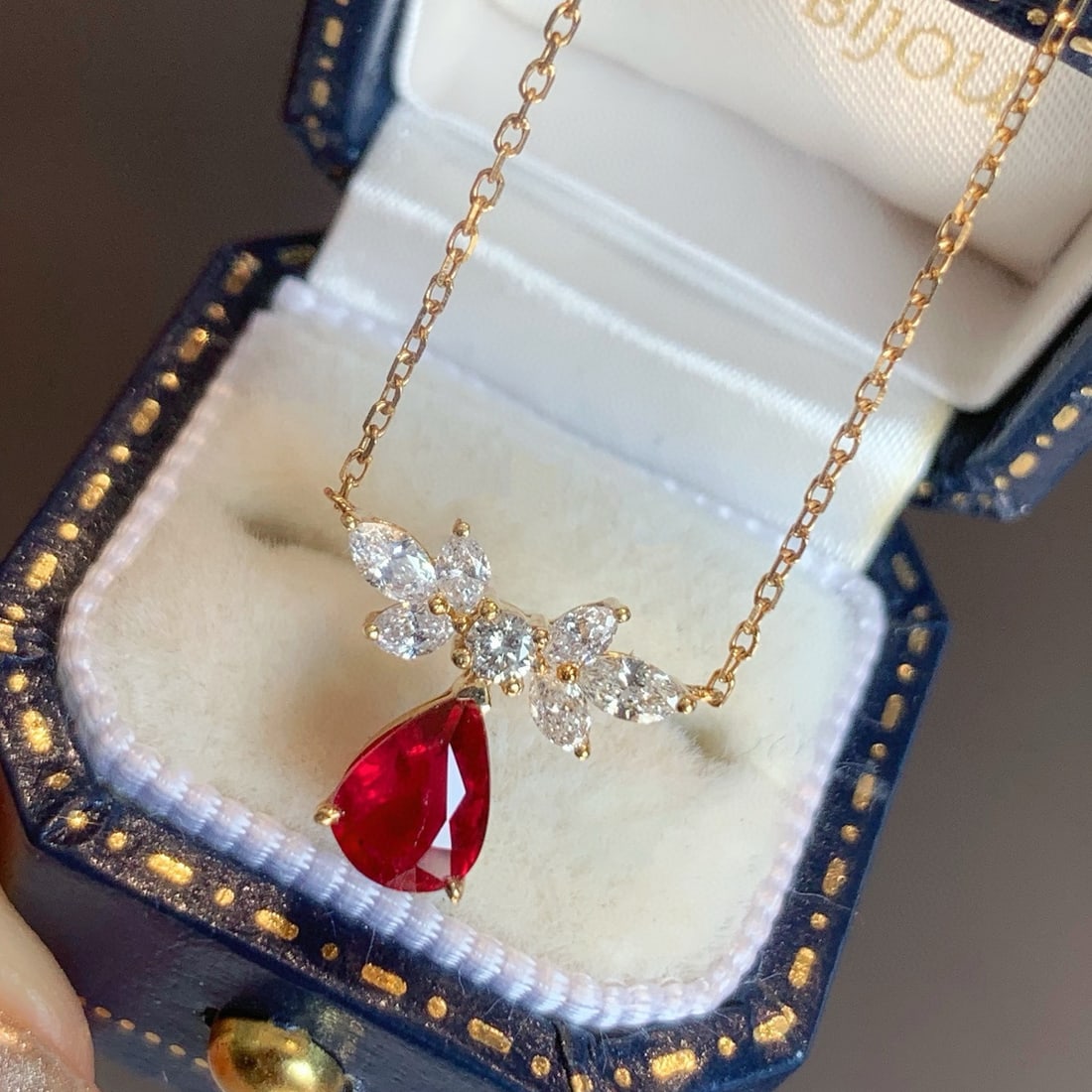 14k Gold 1.25 Ctw Natural Ruby & Diamond Necklace: Ref:230983172 // gold content:14k gold // main gemstone:ruby // shape:pear // carat weight:0. 9ct // color:red // treatment:natural // // adjacent gemstone 2 : diamond // shape:multiply // carat