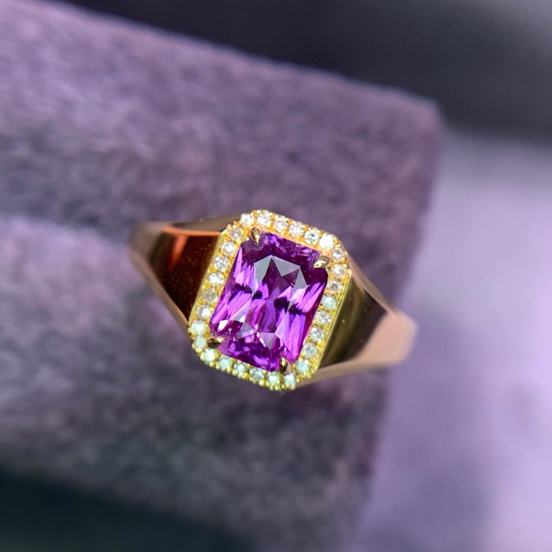 14k Gold 1.55 Ct Natural Sapphire & Diamond Ring: Ref:230983179 // gold content:14k gold // ring size:7. 25us // // main gemstone:sapphire // shape:octagonal // carat weight:1. 55ct // color:purple // treatment:natural // // adjacent gemstone 2 : dia