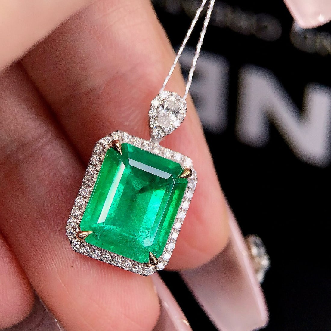14k Gold 4.57 Ctw Vivid Green Natural Emerald & Diamond Pendant( Without Chain ) - 2