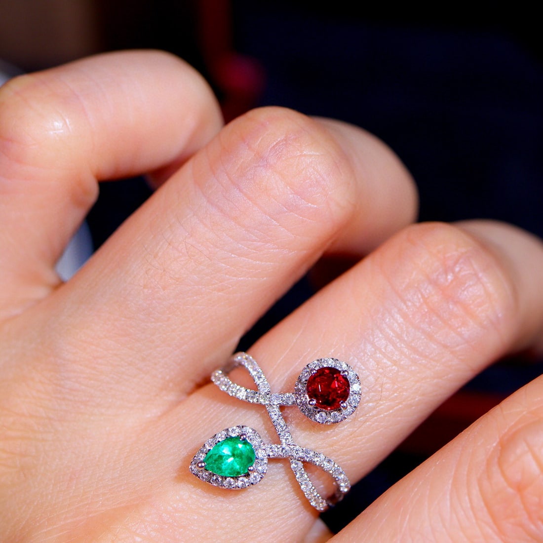 14k Gold 0.73 Ct Natural Emerald & Spinel & Diamond Ring - 4
