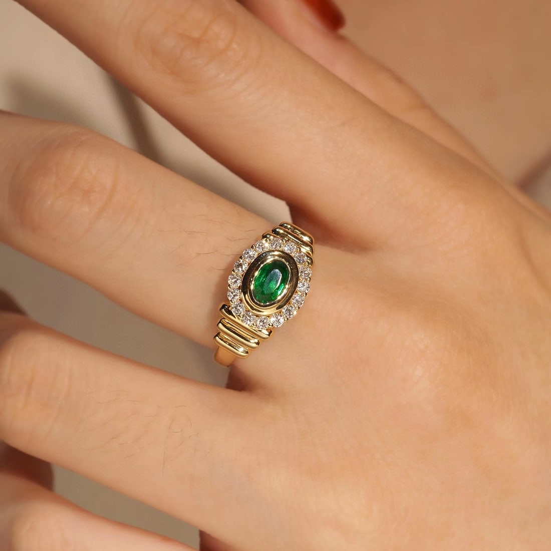 14k Gold 0.73 Ctw Vivid Green Natural Emerald & Diamond Ring - 5