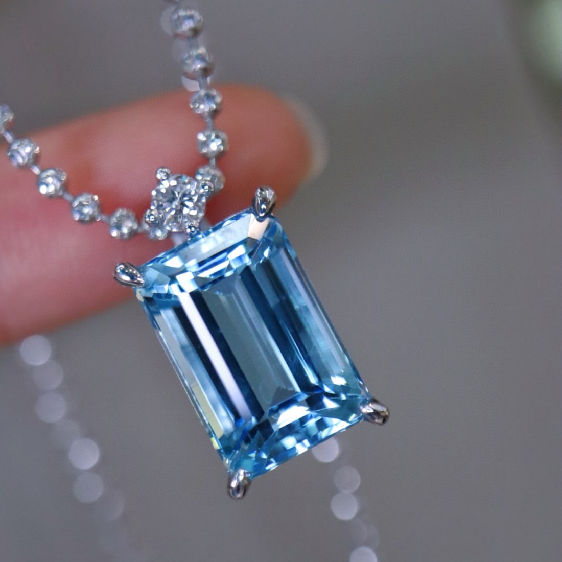 14k Gold 5.39 Ctw Natural Aquamarine & Lab Grown Diamond Necklace - 3