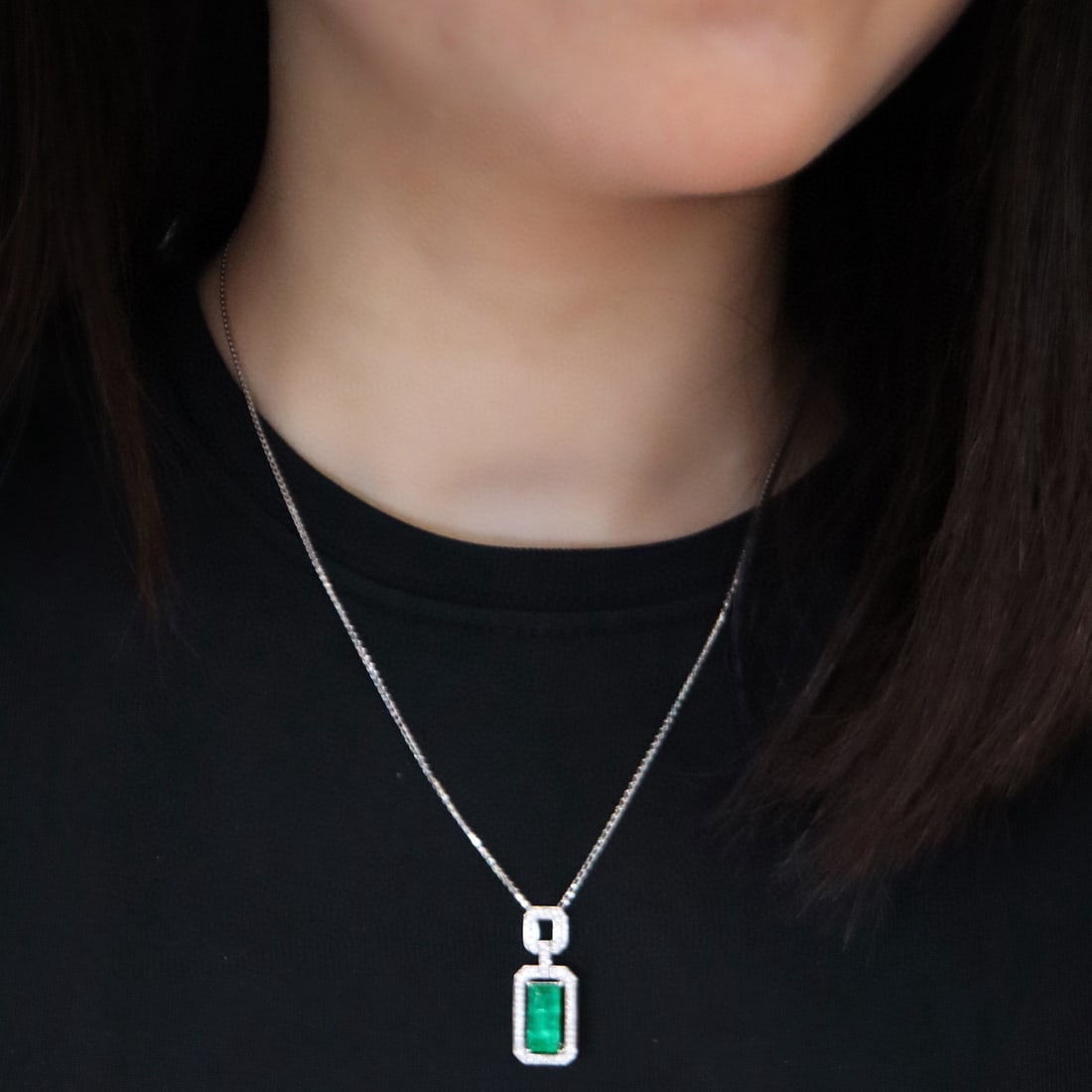 14k Gold 1.88 Ctw Vivid Green Natural Emerald & Diamond Pendant( Without Chain ): Ref:230983241 // gold content:14k gold // main gemstone:emerald // shape:octagonal // carat weight:1. 65ct // color:vivid green // treatment:natural // // adjacent gemstone 2 : diamond // shape:round