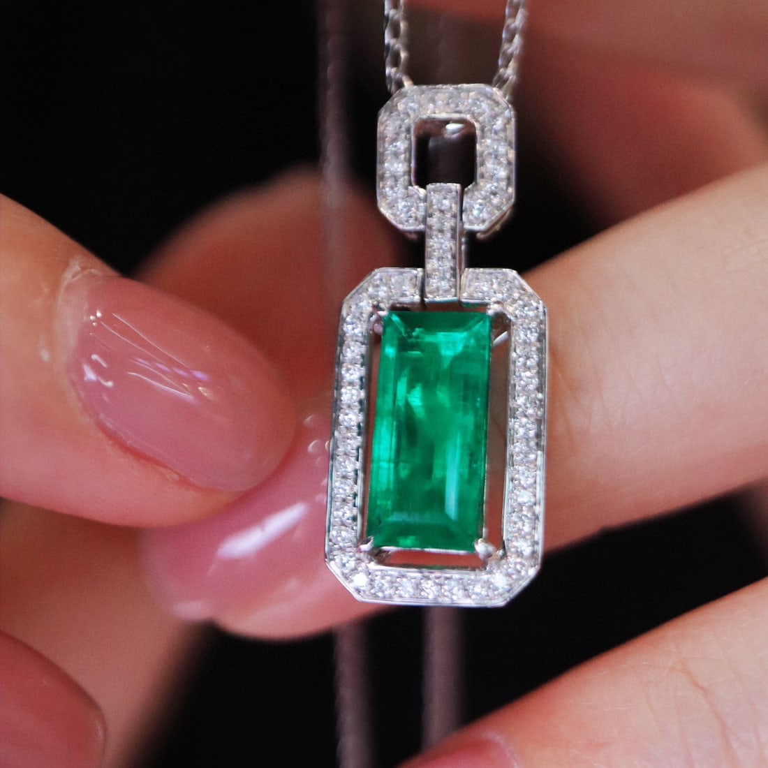 14k Gold 1.88 Ctw Vivid Green Natural Emerald & Diamond Pendant( Without Chain ) - 2