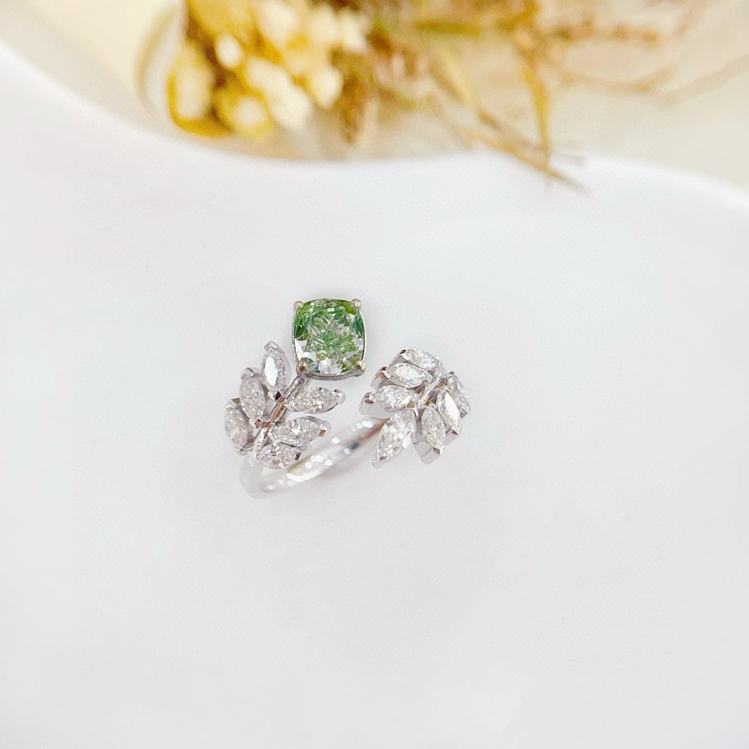 14k Gold 1.80 Ctw Natural Green Diamond & Diamond Ring - 4