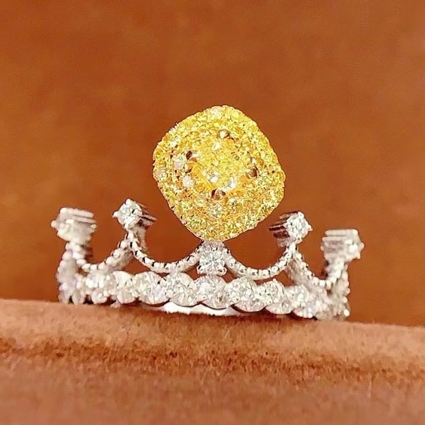 14k Gold 0.38 Ct Natural Yellow Diamond & Diamond Ring - 2