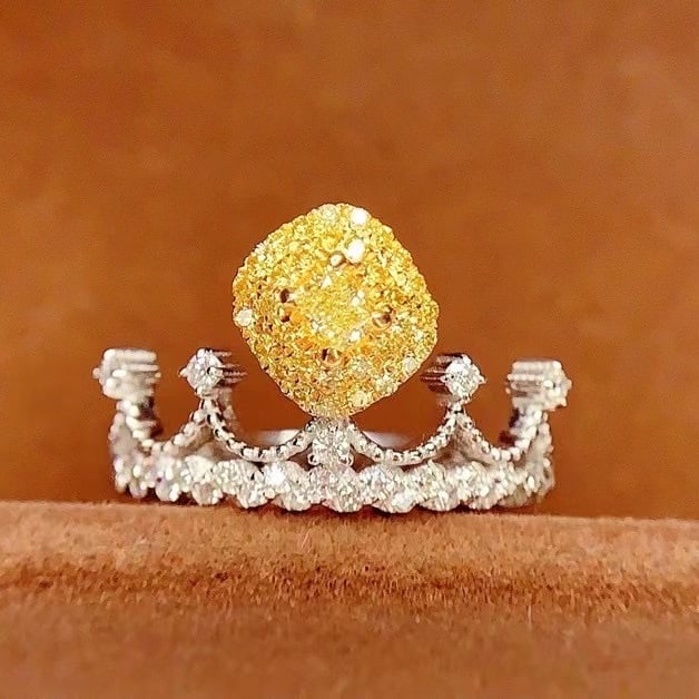14k Gold 0.38 Ct Natural Yellow Diamond & Diamond Ring - 4