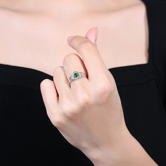 14k Gold 0.38 Ctw Vivid Green Natural Emerald & Diamond Ring - 2