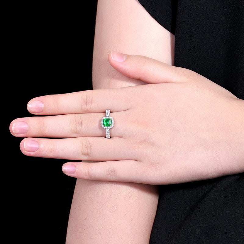14k Gold 2.15 Ctw Vivid Green Natural Emerald & Diamond Ring - 7