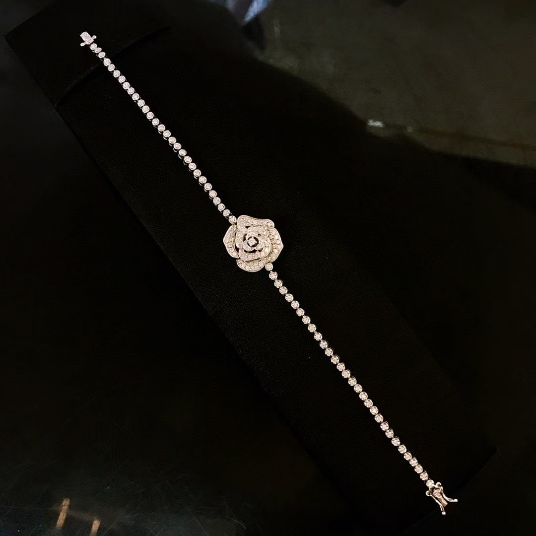 14k Gold 1.5 Ct Natural H Diamond & Flowers Bracelet: Ref:230984052 // gold content:14k gold // main gemstone:diamond // shape:round // carat weight:1. 5ct // clarity grade:vs-si // color:h // treatment:natural // cut grade:g // Condition: New Low
