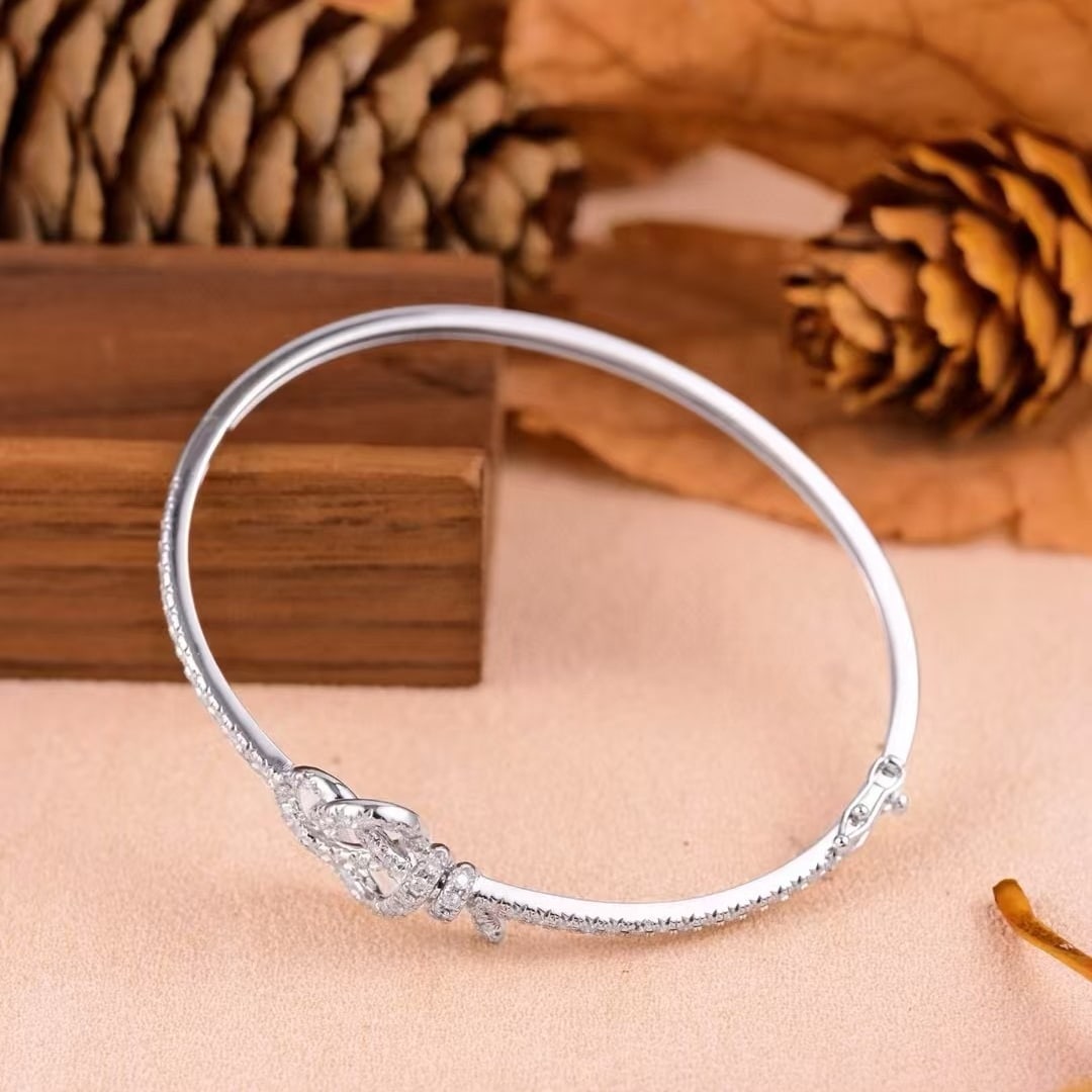 14k Gold 0.9 Ct Natural H Diamond Bangle - 6
