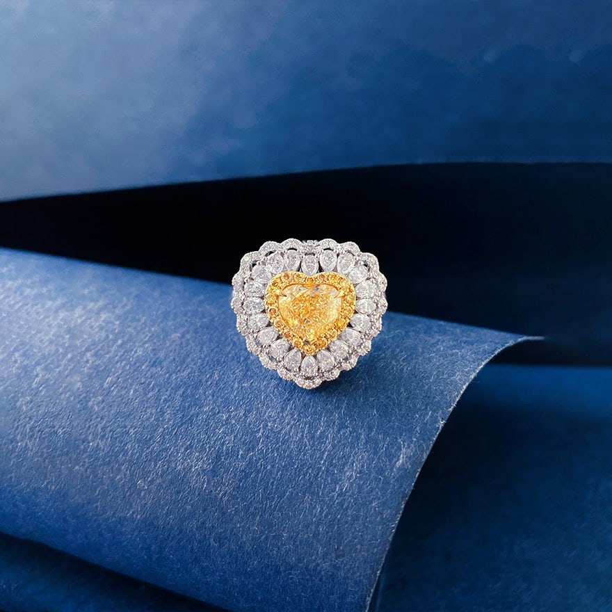 14k Gold 4.30 Ctw Natural Yellow Diamond & Diamond Ring/pendant( Without Chain ): Ref:230984061 // gold content:14k gold // ring size:7. 25us // // main gemstone:yellow diamond // shape:heart // carat weight:1. 50ct // color:yellow // treatment:natural // // adjacent gemstone 2 :