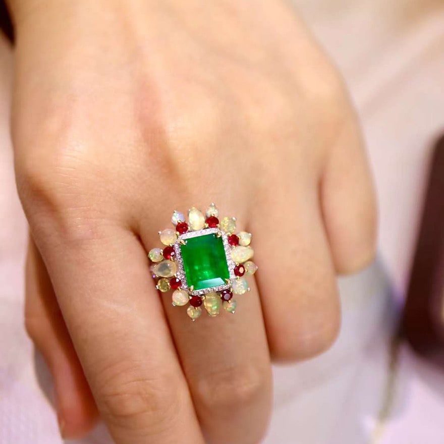 14k Gold 2.73 Ctw Vivid Green Natural Emerald & Diamond Ring - 4