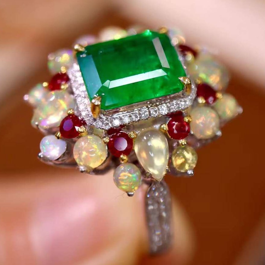 14k Gold 2.73 Ctw Vivid Green Natural Emerald & Diamond Ring - 5