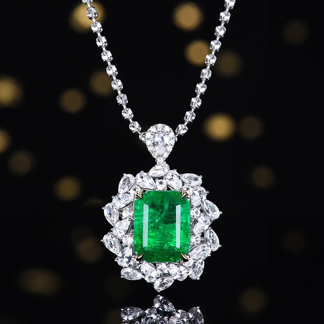 14k Gold 4.07 Ctw Vivid Green Natural Emerald & Diamond Ring/pendant( Without Chain ): Ref:230984080 // gold content:14k gold // ring size:7. 25us // // main gemstone:emerald // shape:octagonal // carat weight:3. 92ct // color:vivid green // treatment:natural // // adjacent gemstone 2