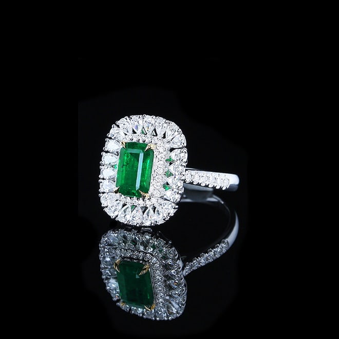 14k Gold 2.67 Ctw Vivid Green Natural Emerald & Diamond Ring - 4