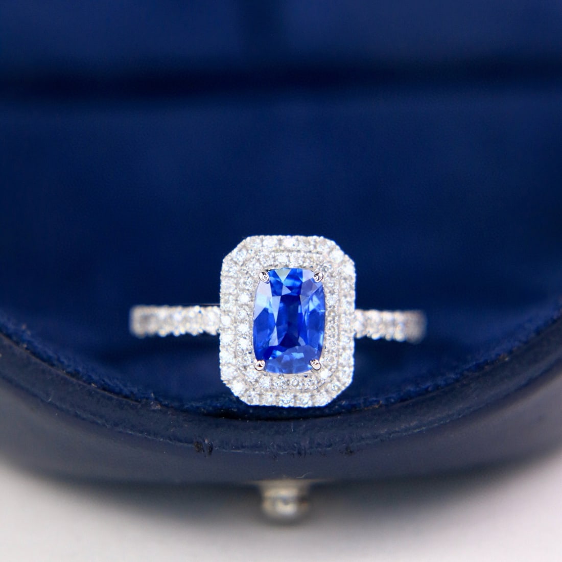 14k Gold 1.42 Ctw Natural Sapphire & Diamond Ring: Ref:230984103 // gold content:14k gold // ring size:7. 25us // // main gemstone:sapphire // shape:cushion // carat weight:1. 05ct // color:cornflower blue // treatment:natural // // adjacent gemstone