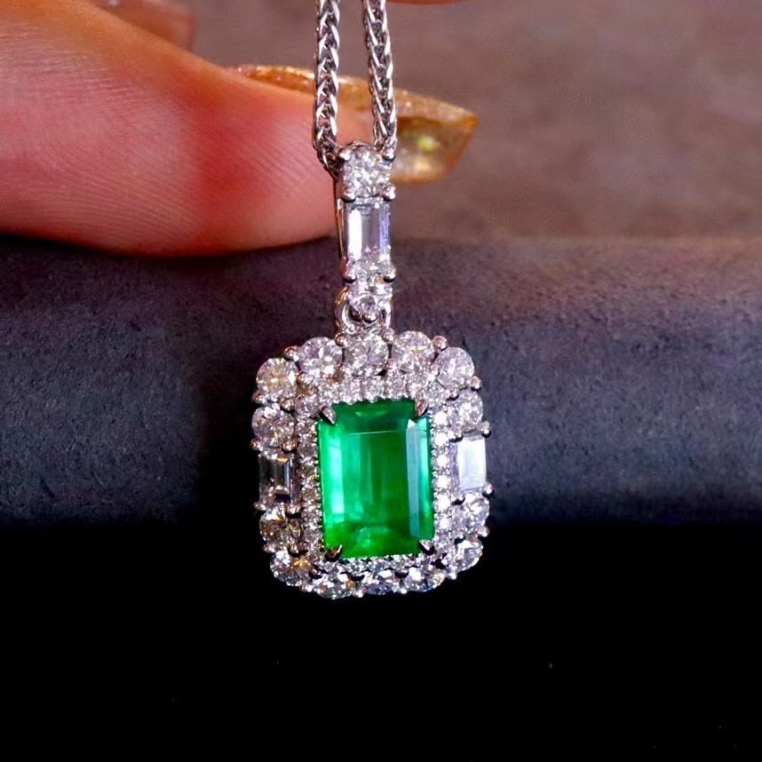 14k Gold 2.02 Ctw Vivid Green Natural Emerald & Diamond Pendant( Without Chain ) - 3