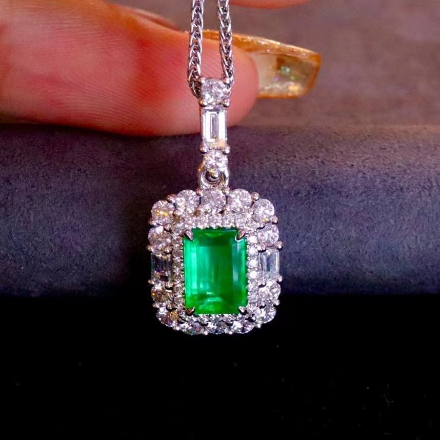 14k Gold 2.02 Ctw Vivid Green Natural Emerald & Diamond Pendant( Without Chain ) - 4
