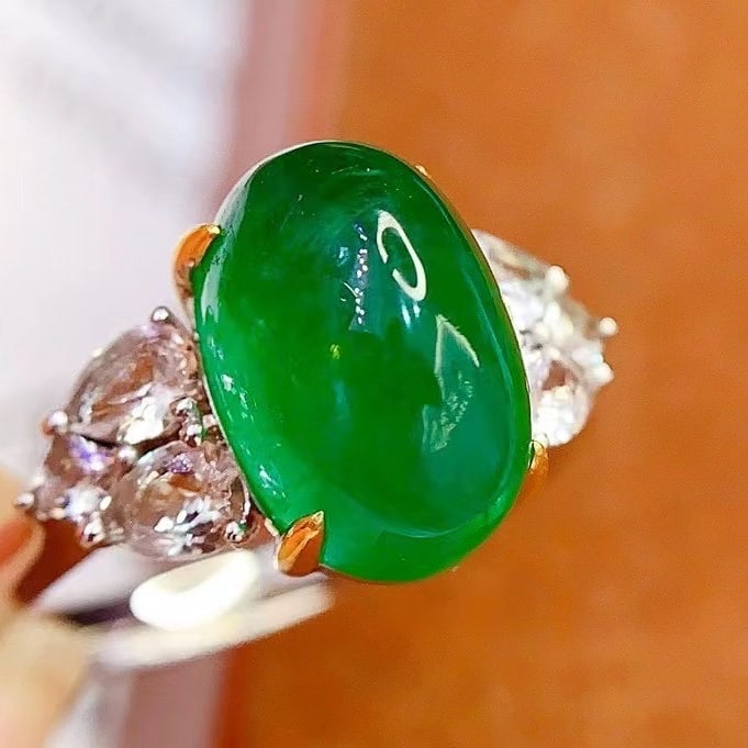 14k Gold 5 Ct Natural Emerald & Sapphire Ring: Ref:230984121 // gold content:14k gold // ring size:7. 25us // // main gemstone:emerald // shape:oval // carat weight:5ct // color:green // treatment:natural // // adjacent gemstone 2 : sapphire // sh