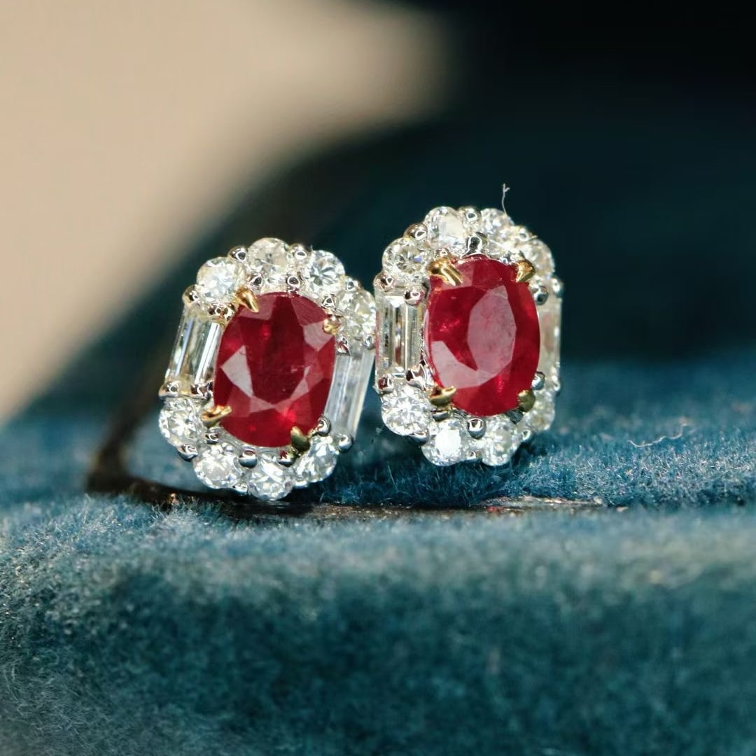 14k Gold 0.48 Ctw Natural Ruby & Diamond Earrings: Ref:230984127 // gold content:14k gold // main gemstone:ruby // shape:oval // carat weight:0. 34ct // color:red // treatment:natural // // adjacent gemstone 2 : diamond // shape:multiply // carat