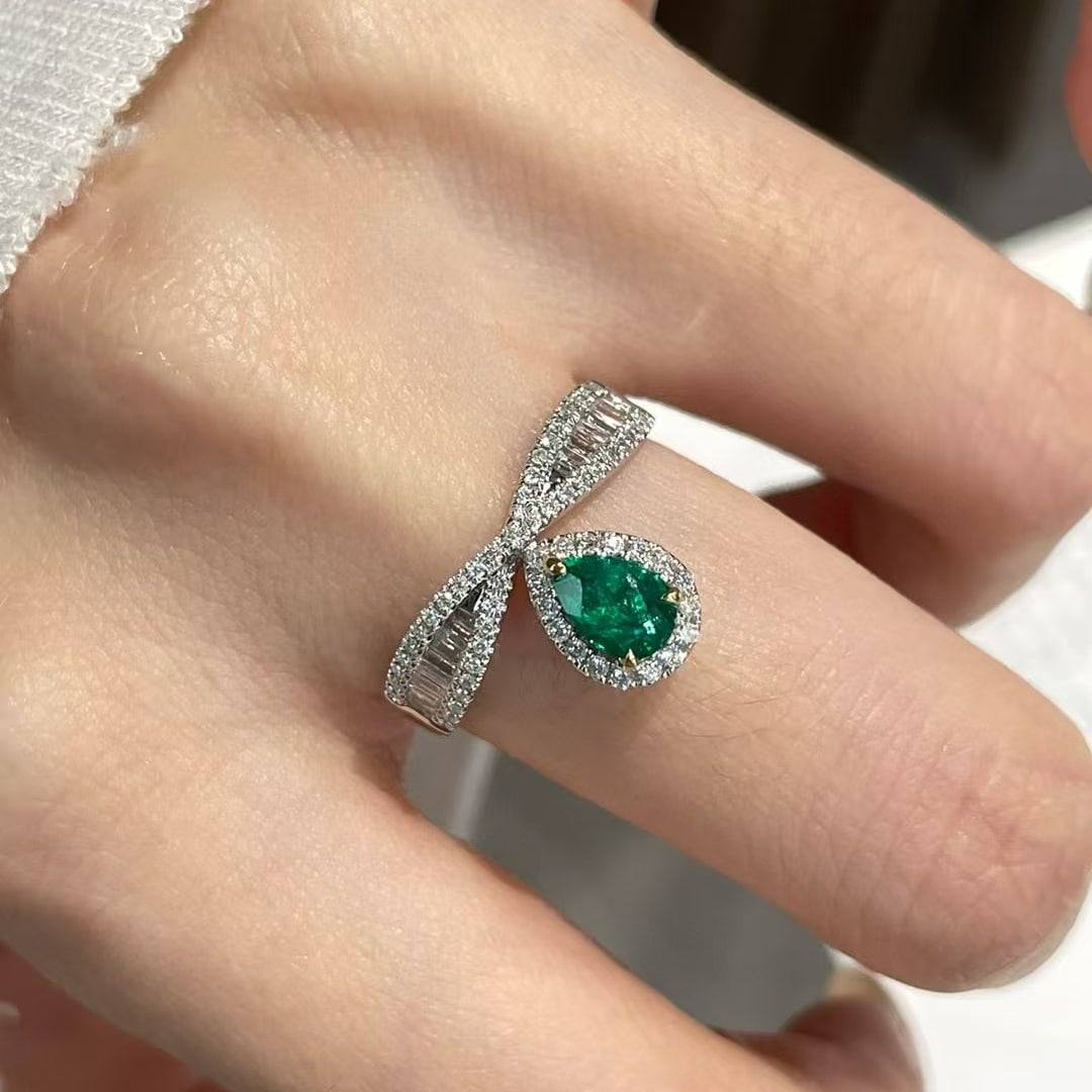 14k Gold 0.2 Ct Vivid Green Natural Emerald & Diamond Ring - 3