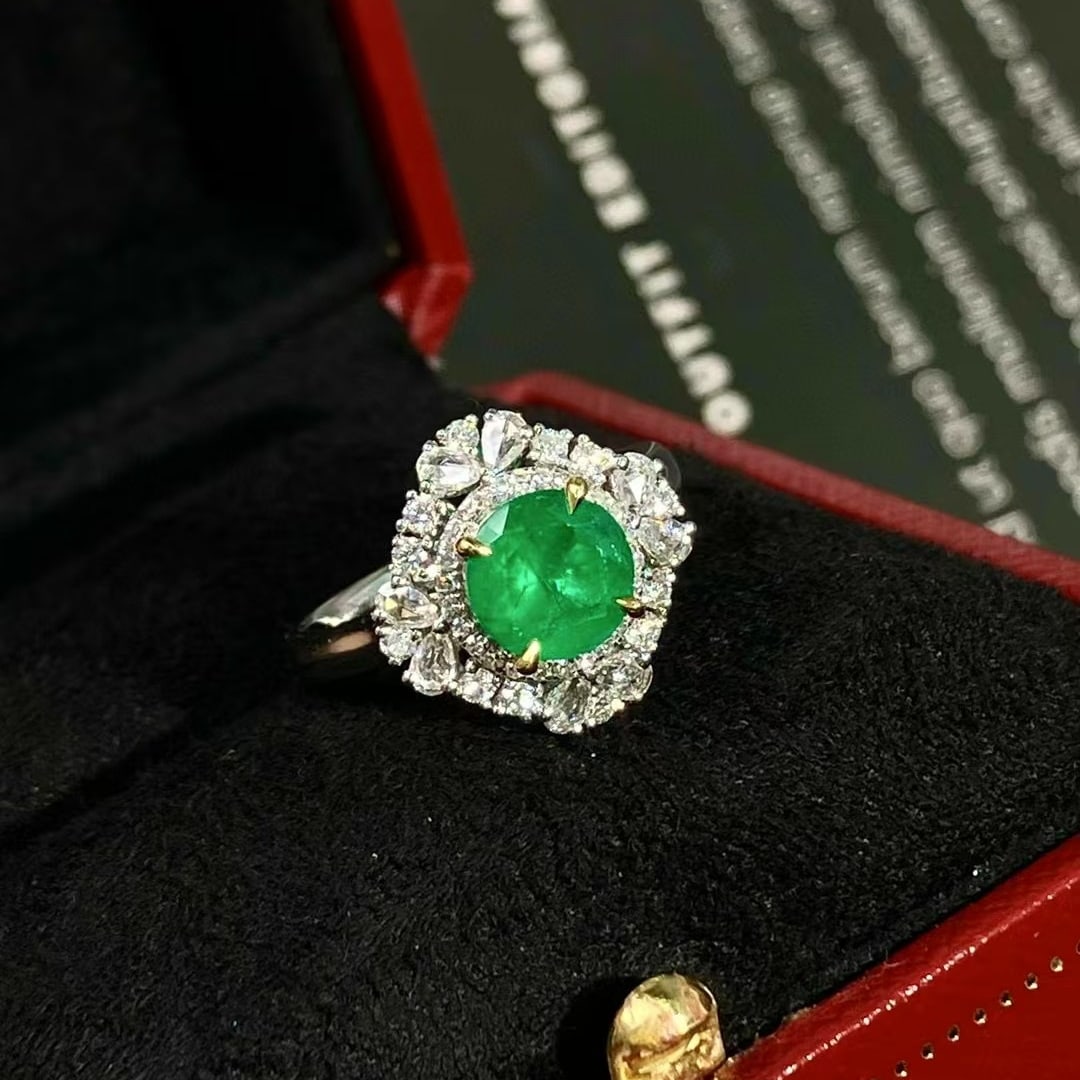 14k Gold 1.24 Ctw Vivid Green Natural Emerald & Diamond Ring - 2
