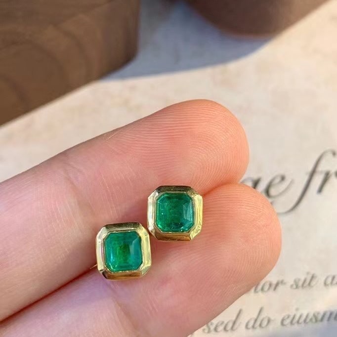 14k Gold 1 Ct Natural Emerald Earrings - 2