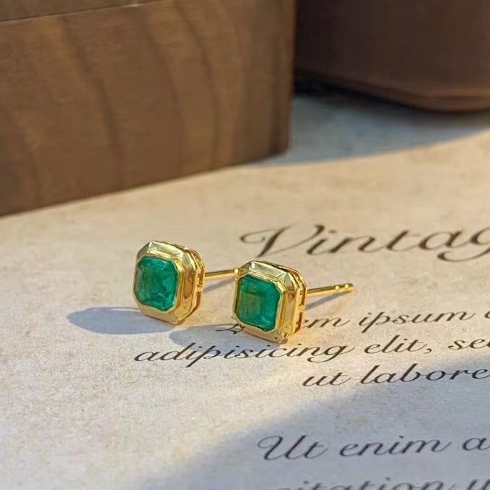 14k Gold 1 Ct Natural Emerald Earrings - 4