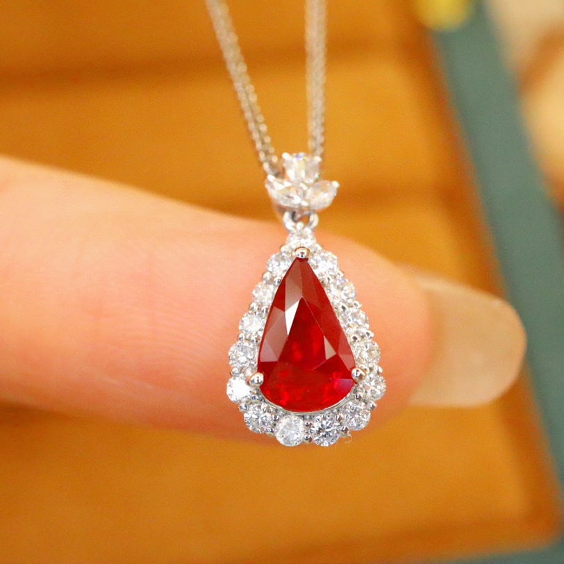 14k Gold 1.27 Ctw Natural Ruby & Diamond Pendant( Without Chain ): Ref:230984148 // gold content:14k gold // main gemstone:ruby // shape:pear // carat weight:1. 00ct // color:pigeonblood red // treatment:natural // // adjacent gemstone 2 : diamond // number of stones
