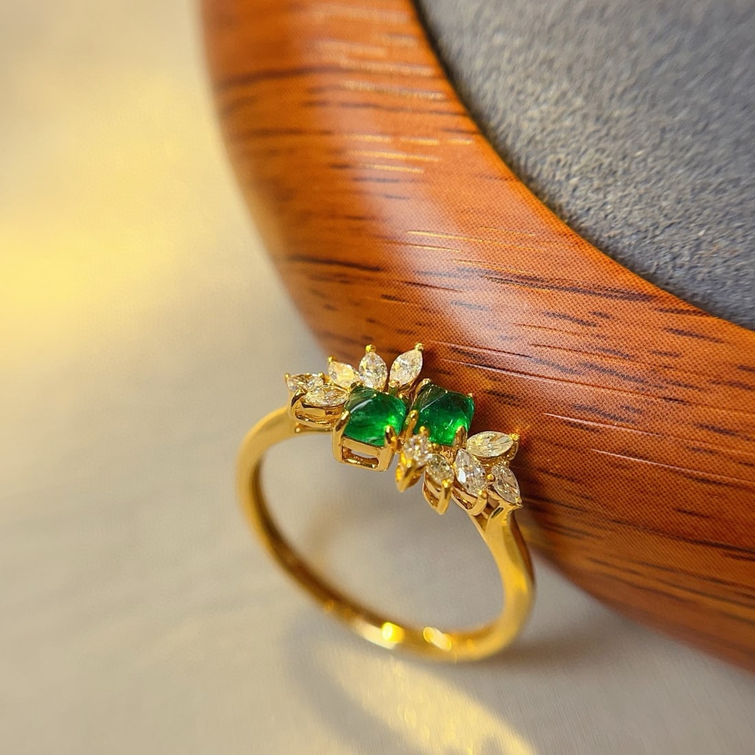 14k Gold 0.50 Ct Vivid Green Natural Emerald & Diamond Ring - 5