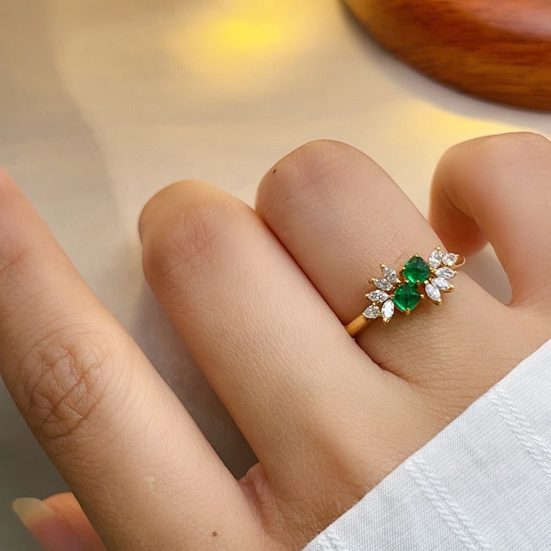 14k Gold 0.50 Ct Vivid Green Natural Emerald & Diamond Ring - 6