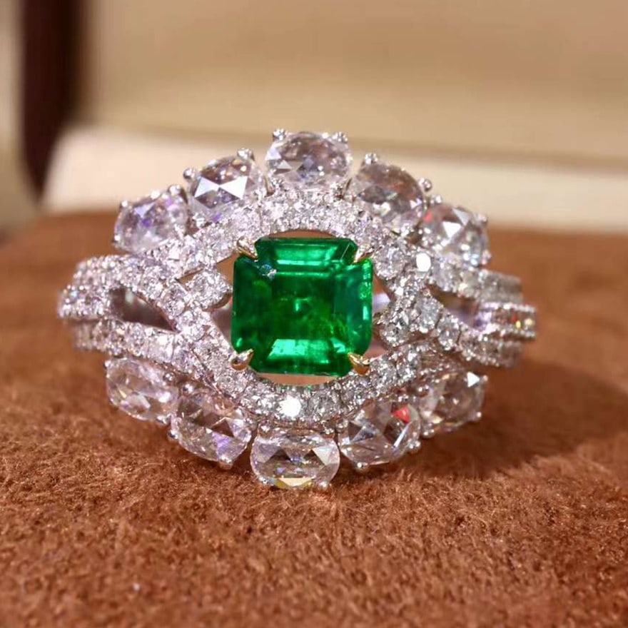 14k Gold 1.81 Ctw Vivid Green Natural Emerald & Diamond Ring: Ref:230984168 // gold content:14k gold // ring size:7. 25us // // main gemstone:emerald // shape:octagonal // carat weight:0. 72ct // color:vivid green // treatment:natural // // adjacent gemstone 2 :