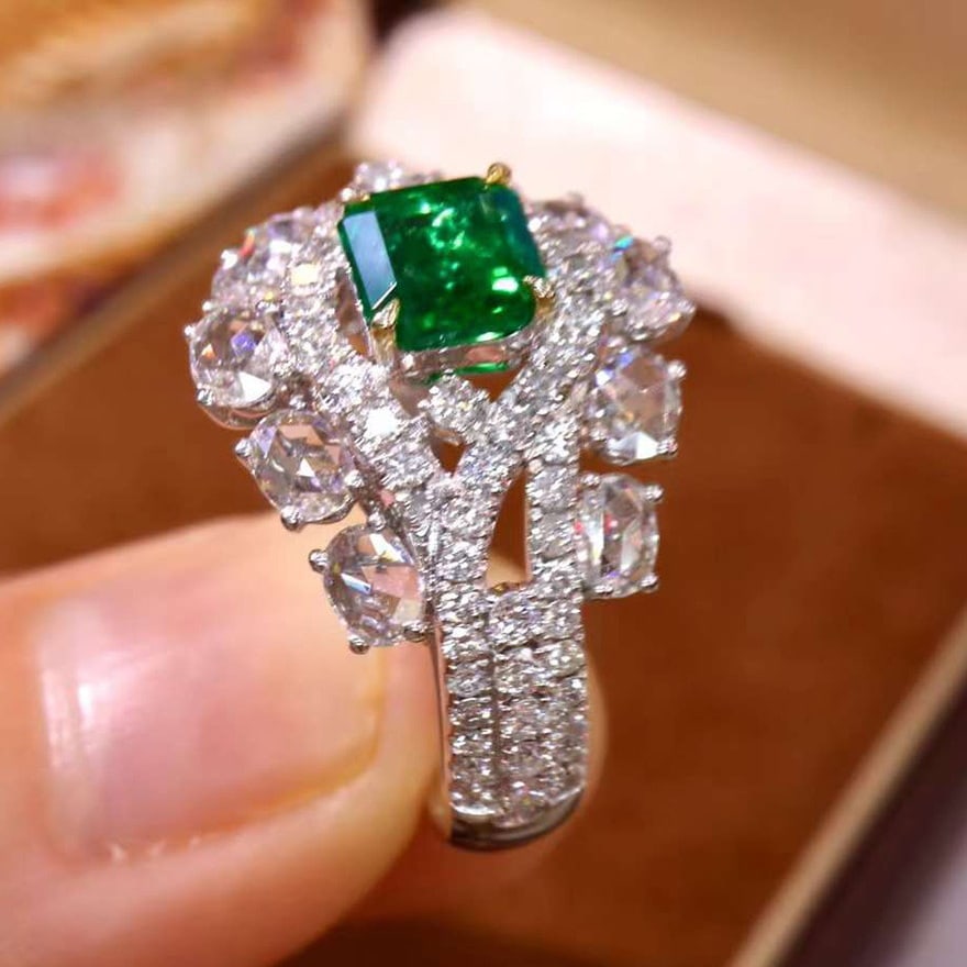 14k Gold 1.81 Ctw Vivid Green Natural Emerald & Diamond Ring - 2