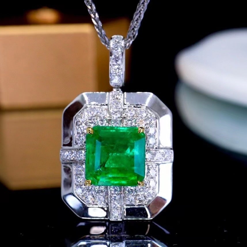 14k Gold 1.98 Ctw Vivid Green Natural Emerald & Diamond Pendant( Without Chain ): Ref:230984169 // gold content:14k gold // main gemstone:emerald // shape:octagonal // carat weight:1. 60ct // color:vivid green // treatment:natural // // adjacent gemstone 2 : diamond // shape:round