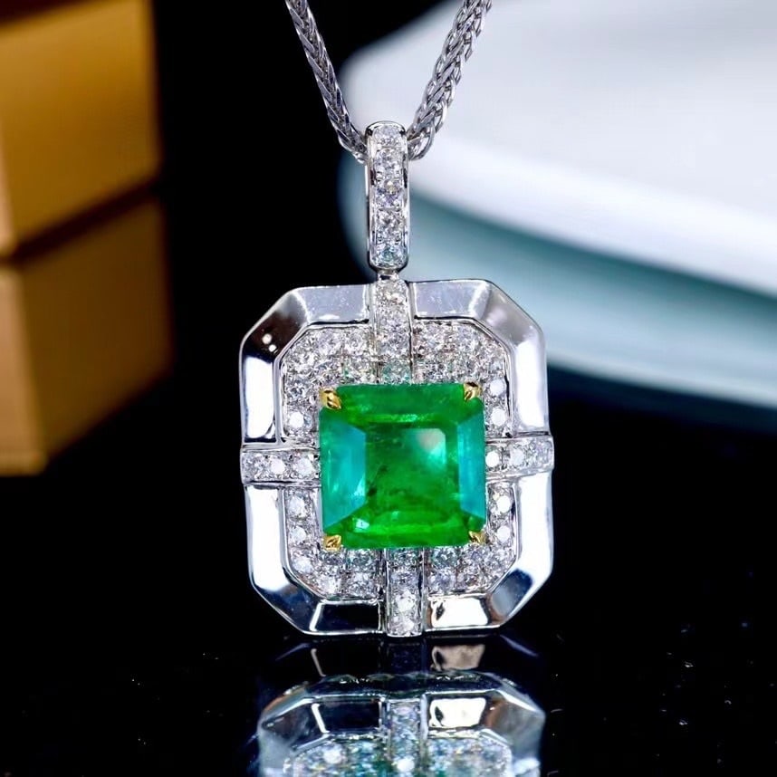 14k Gold 1.98 Ctw Vivid Green Natural Emerald & Diamond Pendant( Without Chain ) - 4