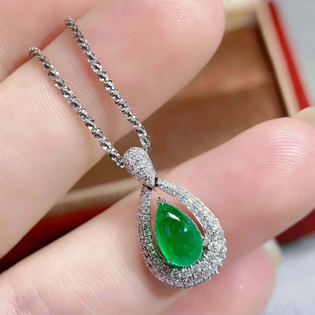 14k Gold 1.82 Ctw Vivid Green Natural Emerald & Diamond Pendant( Without Chain ): Ref:230984171 // gold content:14k gold // main gemstone:emerald // shape:pear // carat weight:1. 36ct // color:vivid green // treatment:natural // // adjacent gemstone 2 : diamond // shape:round //