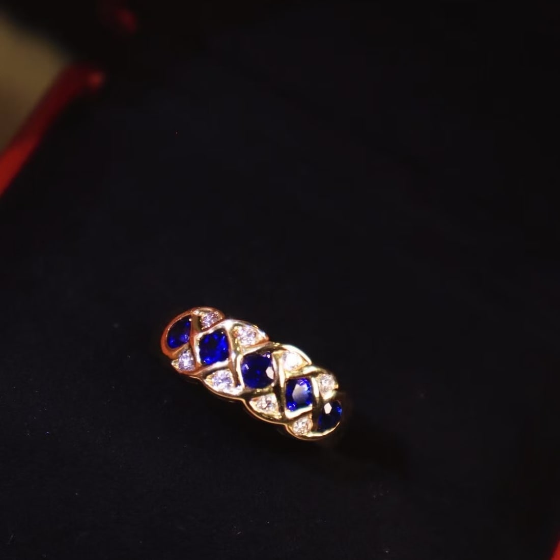 14k Gold 0.88 Ctw Natural Sapphire & Diamond Ring: Ref:230984175 // gold content:14k gold // ring size:7. 25us // // main gemstone:sapphire // shape:round // carat weight:0. 68ct // color:royal blue // treatment:natural // cut grade:g // // adjacent