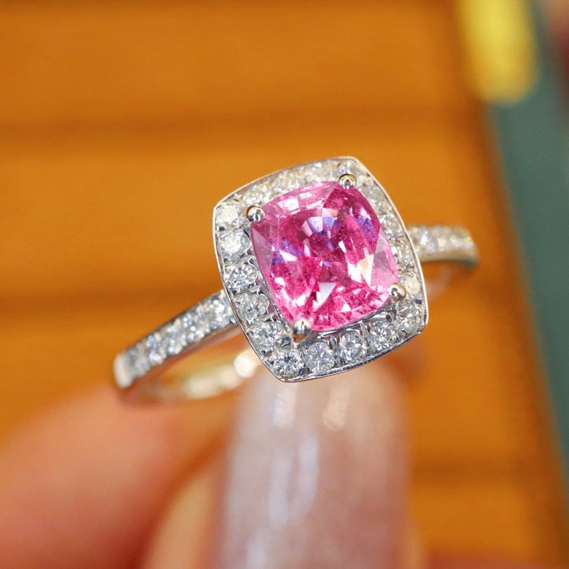 14k Gold 1.50 Ctw Natural Padparadscha Sapphire & Diamond Ring - 3