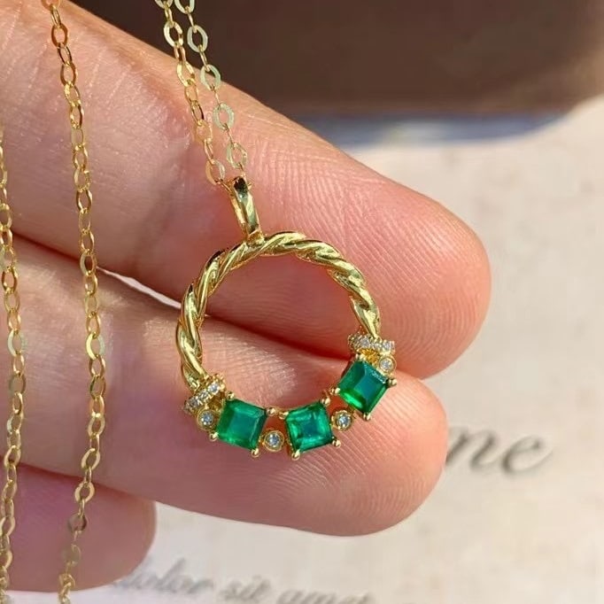 14k Gold 0.8 Ct Vivid Green Natural Emerald & Diamond Necklace - 2