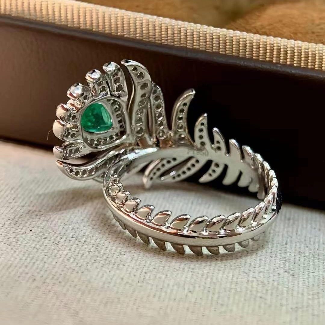 14k Gold 0.96 Ctw Vivid Green Natural Emerald & Diamond Ring - 2