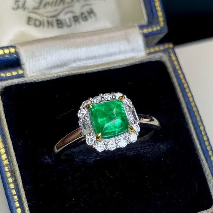 14k Gold 1.20 Ctw Vivid Green Natural Emerald & Diamond Ring: Ref:230984189 // gold content:14k gold // ring size:7. 25us // // main gemstone:emerald // shape:suger-loaf // carat weight:0. 92ct // color:vivid green // treatment:natural // // adjacent gemstone 2