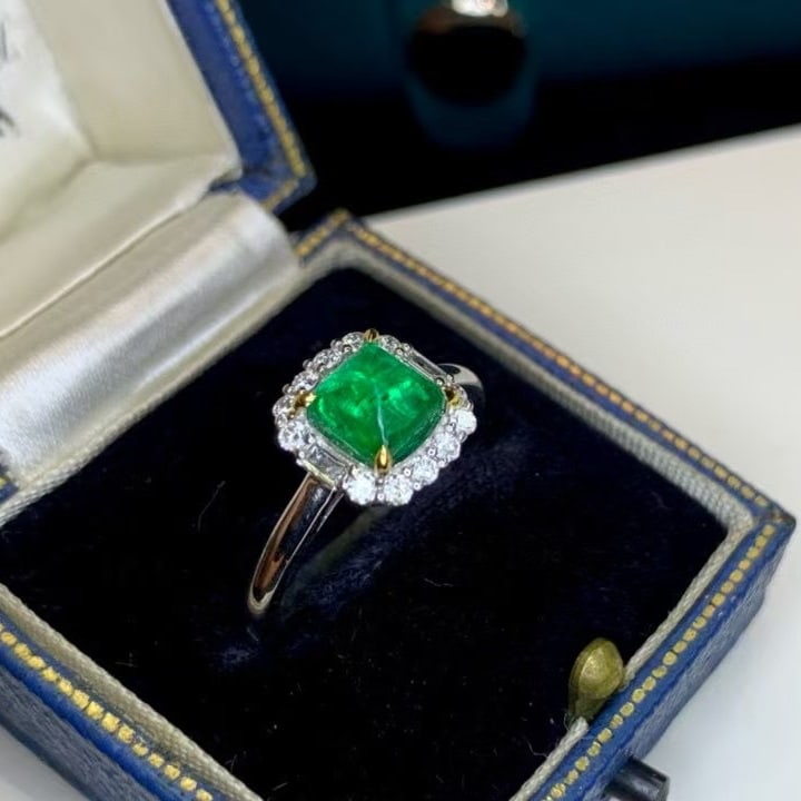 14k Gold 1.20 Ctw Vivid Green Natural Emerald & Diamond Ring - 2
