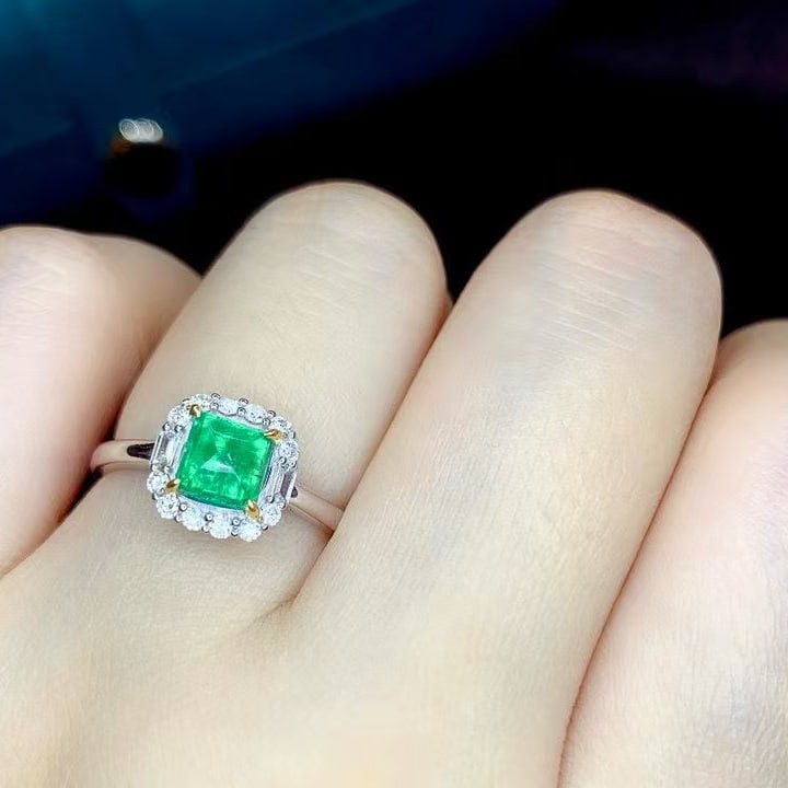 14k Gold 1.20 Ctw Vivid Green Natural Emerald & Diamond Ring - 3
