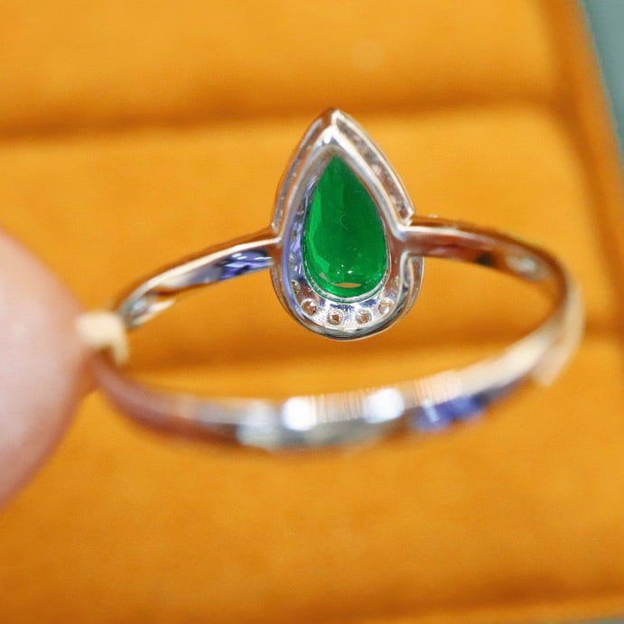 14k Gold 0.85 Ctw Vivid Green Natural Emerald & Diamond Ring - 5