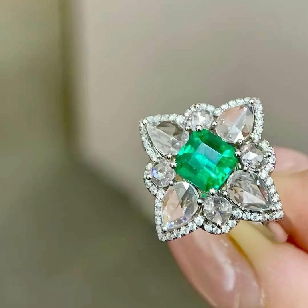 14k Gold 1.53 Ctw Vivid Green Natural Emerald & Diamond Ring - 2