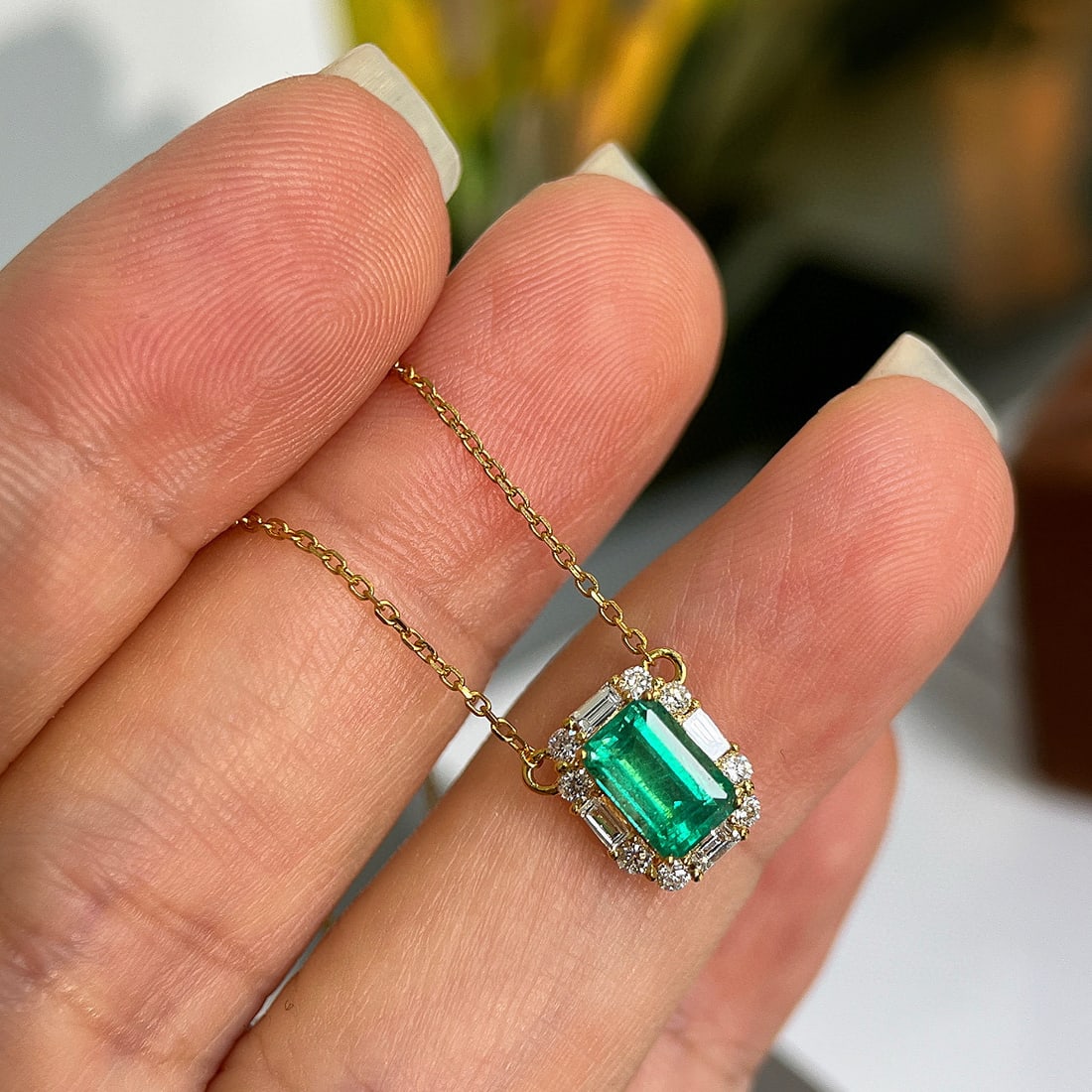 14k Gold 1.26 Ctw Vivid Green Natural Emerald & Diamond Necklace - 4