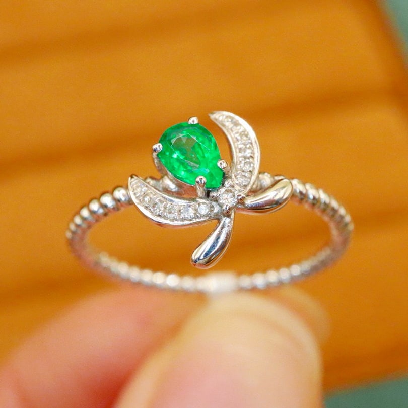 14k Gold 0.37 Ctw Natural Emerald & Diamond Ring - 3